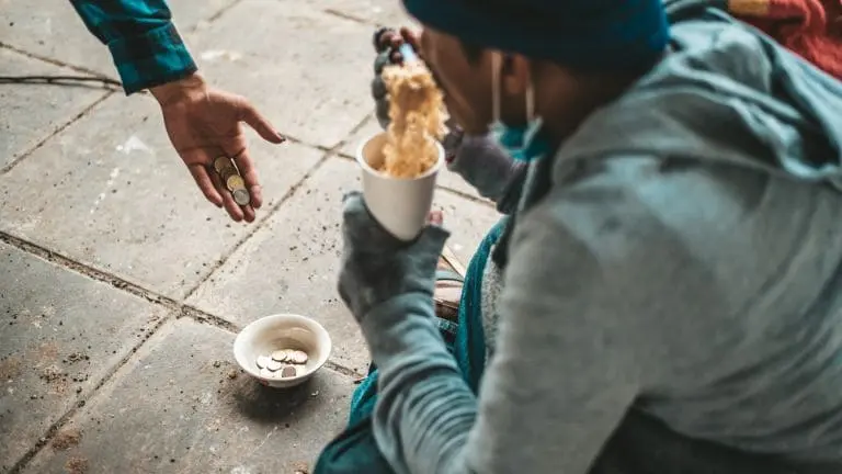 Desigualdade social no mundo: um desafio urgente à luz da fé cristã 1 Desigualdade social no mundo